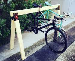 簡単なのに幅広い ソーホースブラケットのびっくりアイデア集 diy factory column ソーホースブラケット ソーホース 自転車 スタンド