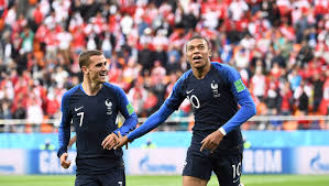 Pour fêter le 500ème match commenté dans le club house, nous allons revivre un moment fort de la coupe du monde 2018 et ce. Coupe Du Monde 2018 France Argentine Mbappe Griezmann C Est L Heure