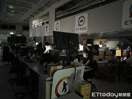 但供給方面，興達電廠1號機雖已併聯並緩步升載，但發電量提升需要時間，台電表示，為維持電力供需平衡，系統將自動保護設備動作，將有部分地區停電。 更多 nownews 今日新聞 報導 興達電廠1號機組故障 台電急查原因 跳機非意外？ Kn1crpkzxjmz0m