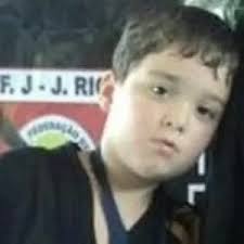 Menino Bernardo procurou ajuda, mas auxílio só chegou depois de sua morte