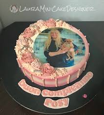 Un Regalo A Sorpresa Per Una Suocera Nel Giorno Del Suo Compleanno E Di Quello Del Suo Cagnolino Regali A Sorpresa Torte Compleanno