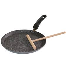 Un impasto versatile, veloce e molto semplice per fare le crepes in casa facilmente con una padella da cucina o se la possedete una piastra. Stoneline Padella Per Crepes 24 Cm Con Apposito Utensile Stoneline