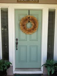 40 Exemples De Portes D Entrees Colorees Porte D Entree Bleue Couleurs Exterieures De Maison Facade Verte