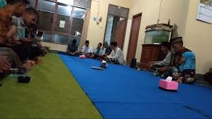 Pengajian #belajarpimpinpengajian #tahlilassalamu'alaikumdi video kali ini saya ingin membagikan bagaimana cara memimpin pengajian yasin . Kegiatan Rutin Yasinan Setiap Malam Jum At Desa Jagir