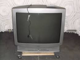 If your tv has developed mechanical faults or is way past its heyday, it might be time to dispose of it. Rca 32 Color Tv Entertainment Series Has Owner S Manual And Remote Powers Up And Remote Works Has