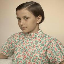 Dutch Jewish girl deported to Auschwitz in 1944