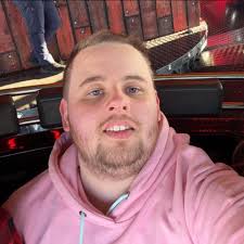 Hvis du kunne velge et format i tillegg til vår store 0,5 boks: Vil du da  ha Battery på 0,33 boks eller 0,4 flaske? 🤔 NB: Klikk på det produktet du  liker