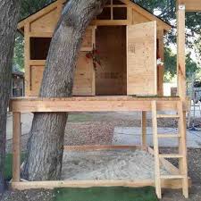 Si Vous Preferez L Esthetique Champetre De La Cabane Dans Les Arbres Traditionnelle Pourquoi Ne Pas Construir Cabane Bois Enfant Cabane Bois Construire Cabane
