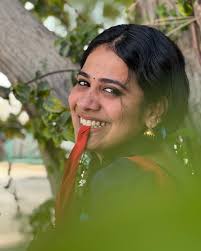 Swipe ❤️ 📸👉 @midhun_chandran_m #portraitphotography