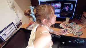 I went to an internet cafe with a Japanese high school girl and had  creampie sex. watch online