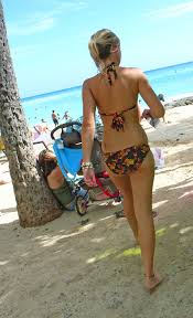 File:People on Waikiki Beach, HI.jpg - Wikimedia Commons