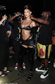 Join today, registration is easy! Bella Hadid Rocks A Laced Up Tee With Braids In Her Hair As She Heads To The Salon In New York Daily Mail Online