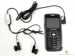 Samsung U100 review: Razor sharp: Music ...