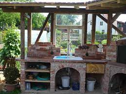 Wer eine aufwändige gartenküche selber bauen für die arbeitsflächen setzen sie auf stein oder beton. Pin Von Robert Velez Auf Garten Ideen Gardening Ideas Giardino Hinterhof Kuche Garten Kuche Gartenwaschbecken