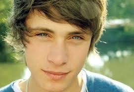 Emilia Stark's Instagram, Twitter & Facebook