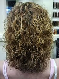 Medium Perm Hair With Highlights Perm Hairstyles Medium Hair Styles Short Permed Hair Permed Hairstyles