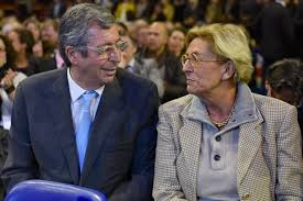 Dans un tweet bien senti, isabelle balkany s'adresse à emmanuel macron, olivier veran et jean castex sur la vente des slips et chaussettes. Isabelle Et Patrick Balkany Affichent Leur Amour Photo De Leur Folle St Valentin