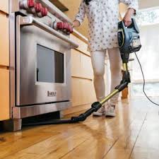 Find out if your household fits the profile for a hardwood surprisingly though, hardwood floors, when sealed and cared for properly, work well in kitchens and can be a great option. Hardwood Floors In Kitchens Pros Cons And Water Risks Pet My Carpet