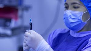 Prezenţa unei infecţii minore şi/sau a febrei scăzute nu constituie un motiv de amânare a. Vaccinarea Anticovid IntrebÄƒri Frecvente Si RÄƒspunsurile ExperÅ£ilor Guvernului Economica Net