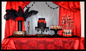 The court cards are filled with allusions to books, sleights, and routines dating back over 100 years, all done up in mike's signature vector illustration. D E Papel On Wordpress Com Burlesque Party Decorations Burlesque Party Party Decorations