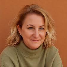 Heidi Merchant's Instagram, Twitter & Facebook