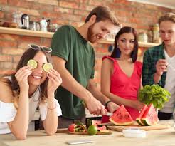 Con este localizador de recetas podrás encontrar la que mejor se adapte a ti, la mayoría se basan en comida real nuestra idea de la cocina sana es tener un amplio recetario sano de recetas fáciles y ligeras, para que sea accesible y. 7 Mejores Apps De Recetas De Cocina Comidas Faciles Y Economicas Vivantic Plus