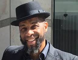 To lead or to follow?