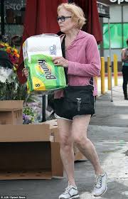 See more ideas about holland taylor, holland, actresses. Holland Taylor Looks Youthful In Sporty Gear In La Daily Mail Online