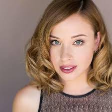 Natalie Lander's Instagram, Twitter & Facebook