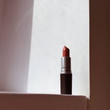 Bernie madoff ponzi scheme victim kills himself by leaping from building. Must See In New York Philip Johnson S Lipstick Into The Gloss