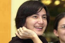 Anak Baru Lahir, Begini Cara Wanda Kencan dengan Suaminya