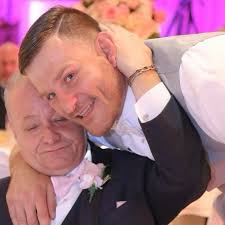 Just wanted to wish this big teddy bear a very Happy Father's Day! We love  you and so does meelah! Thank you for being there and being an amazing  father and grandfather...