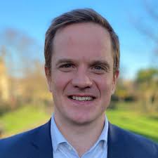 Joy Halliday💙 (@jfall33)