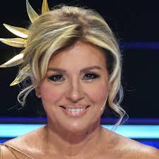 VV Leo párja álnéven pocskondiázta a Farm VIP szereplőit: kénytelen volt  bocsánatot kérni a realitysztár