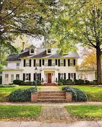Pin By Grace Schnabel On Beautiful Homes Colonial House Exteriors Brick Exterior House Dream House Exterior