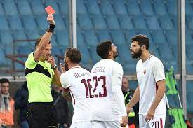 Tremendo golpe que le mandó de rossi a gianluca lapadula. De Rossi Suspended Two Matches For Lapadula Incident Chiesa Di Totti