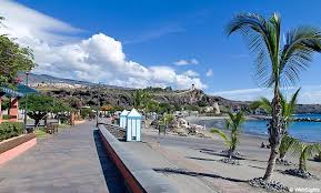 Located in the central area, near the beach. Playa San Juan Schoner Strand Tenerife Beaches