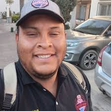 EstamosBuscando a Daniel Alexander Botello Ramírez, si tienes información  que nos ayude a dar con su paradero escríbenos o llama al 33 3145 6314.