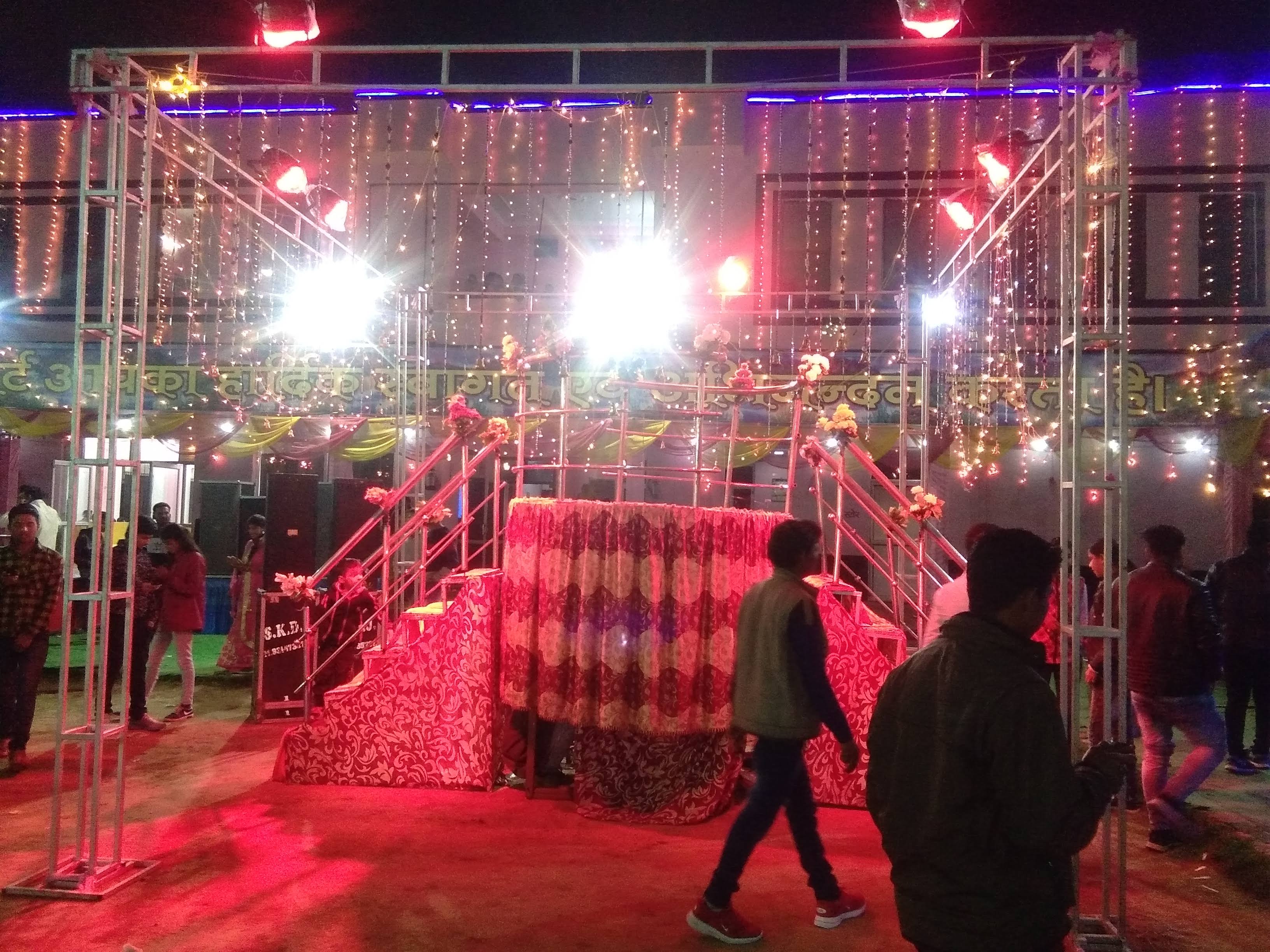 REVOLVING STAGE product image