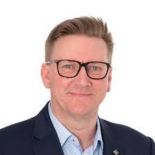 Janine Glenn's Instagram, Twitter & Facebook