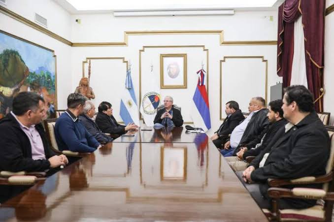 Ante la paralizaci�n de obras nacionales, Passalacqua ratific� ante la UOCRA la inversi�n provincial para sustentar el trabajo en la construcci�n