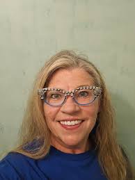 Ooh a rare glasses pic… so you have a favorite pair of glasses?