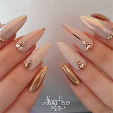 Si quieres aprender cómo te recomendamos nuestro artículo cómo hacer un uñas acrilicas negras 2020 unas postizas unas francesas negras puntas de unas acrilicas de acabado afilado glitter gel cover gradiente en. 68 Moda De Verano Del Clavo Ideas De Diseno Pagina 52 De 68 Inspiracion Diario Golden Nails Matte White Nails Classy Nails