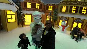 Tarikan utama adalah keindahan pancaran cahaya lampu led pada setiap pokok pada waktu malam. Tarikan Terbaru Di Snowalk I City Shah Alam Ini Pengalaman Percutian Kami Blog Abah Careno