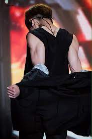 15 Male Idols With The Sexiest Arms In K Pop Koreaboo Jungkook Jungkook Abs Jungkook Hot