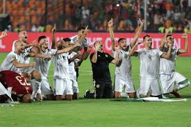 المنتخب الإيطالي يلعب مبارة الحظ الأخير أمام نظيره السويدي، ولا خيار له إلا الفوز لتجنب شبح الإقصاء من نهائيات كأس العالم لأول مرة منذ 1958. Ø§Ù„Ø®Ø¶Ø± ÙŠÙØªØ­ÙˆÙ† Ù…Ù„Ù ÙƒØ£Ø³ Ø§Ù„Ø¹Ø§Ù„Ù…