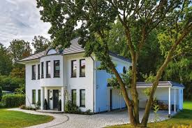 es ist die mischung die den reiz dieses exklusiven einfamilienhauses ausmacht prunkvolle villenarchitektur vergangener zeit haus berlin haus bauen stadtvilla