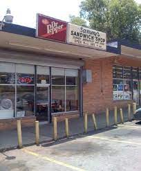 15 Hole In The Wall Restaurants In Alabama That Will Blow Your Taste Buds Away Alabama Travel Orange Beach Alabama Gulf Shores Alabama Vacation