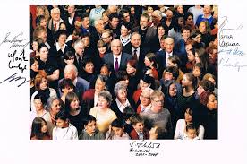 Sollte die landesregierung 2017 nicht etwas optimistischer in angriff nehmen als in trauerkleidung? Autographen Der Schweiz Autogramme