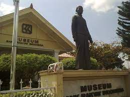 Siapa yang tak kenal dengan bank rakyat indonesia (bri)? Museum Bri Wikipedia